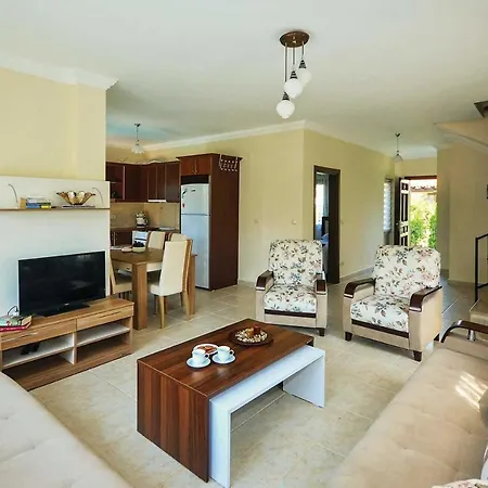 Sleeps 6 Pool Air Con Wifi فيلة